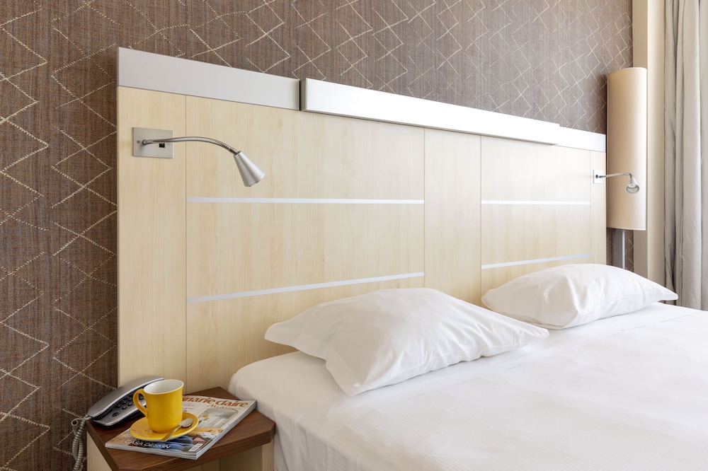 Standard Double Room, Non Smoking - Photo 3