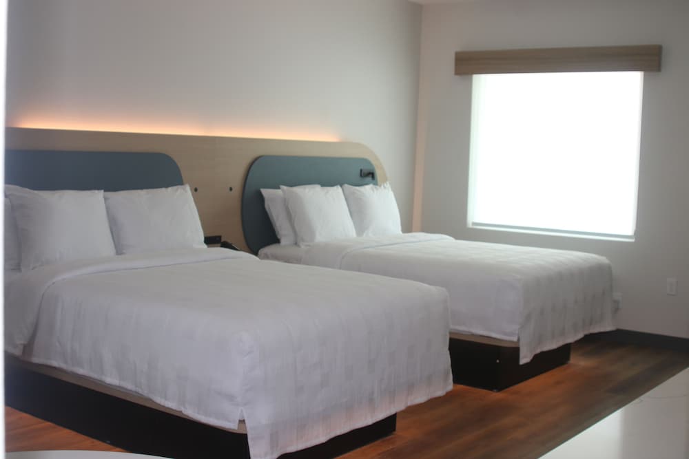 Premium Room, 2 Queen Beds, Kitchenette