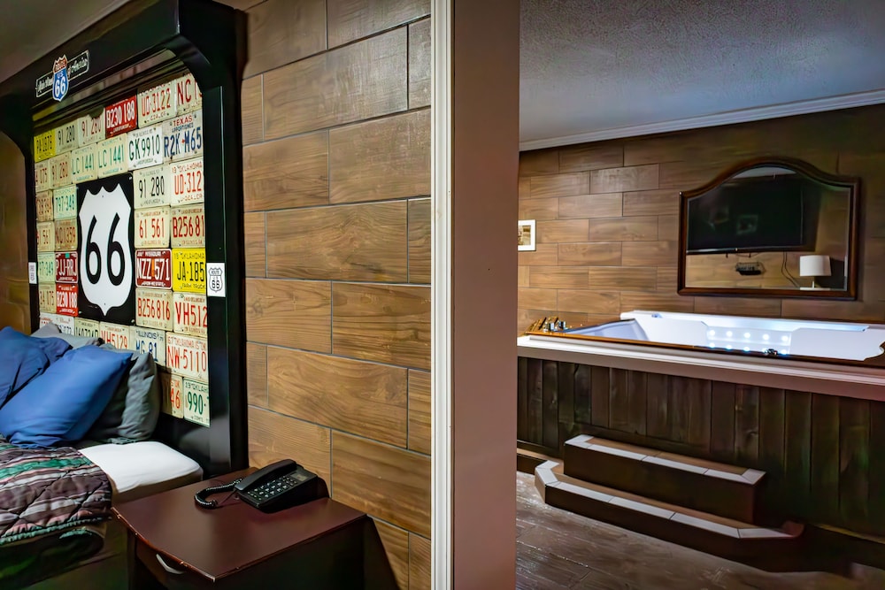 Executive Hot Tub Suite photo 1