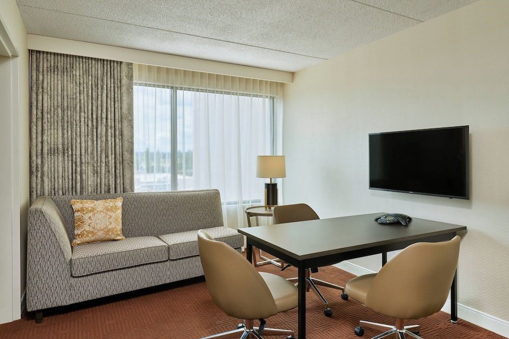Junior Suite, 1 Bedroom - Photo 2