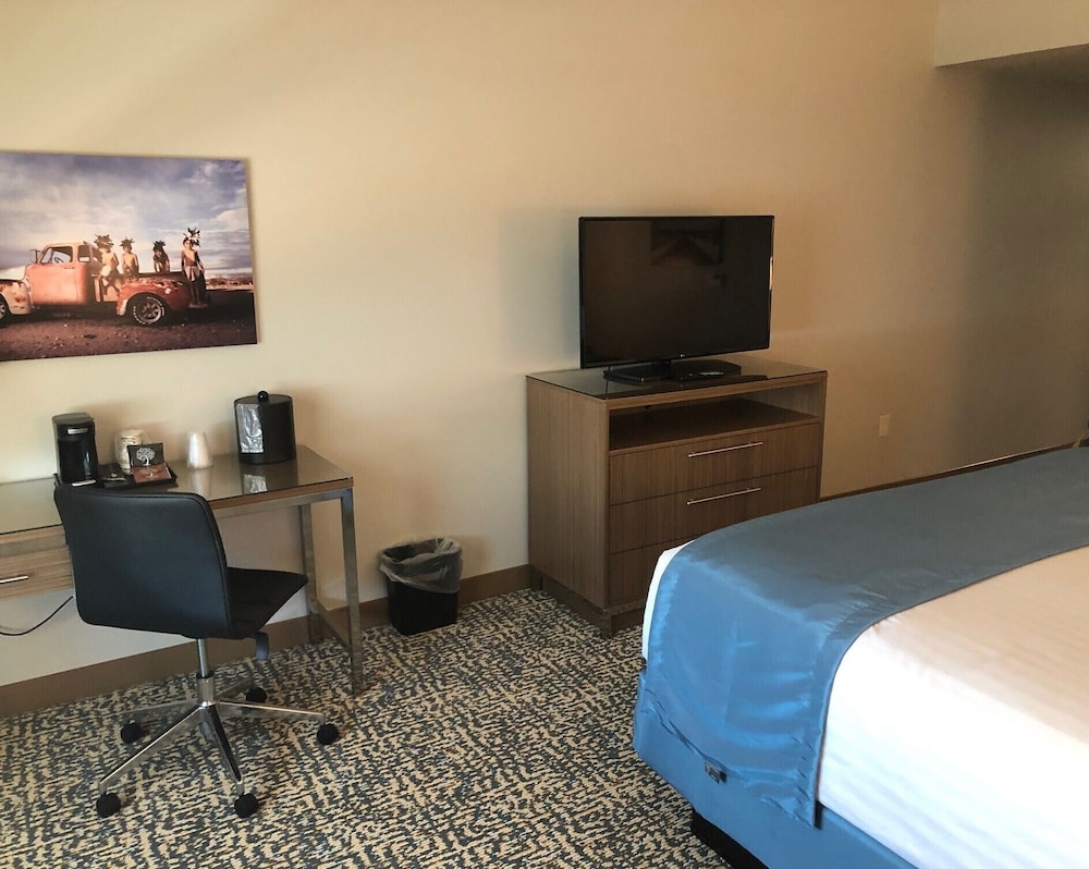 Standard Double Room, 2 Queen Beds, Lake View photo 2