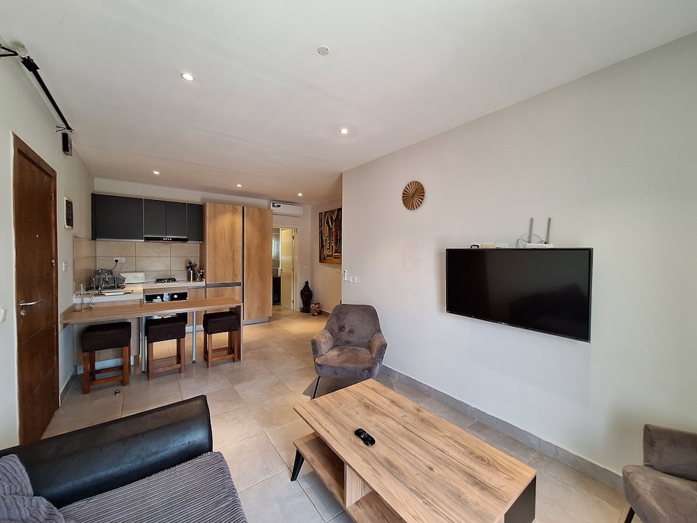 Standard Apartment, Balcony, City View (D11-Top Floor)