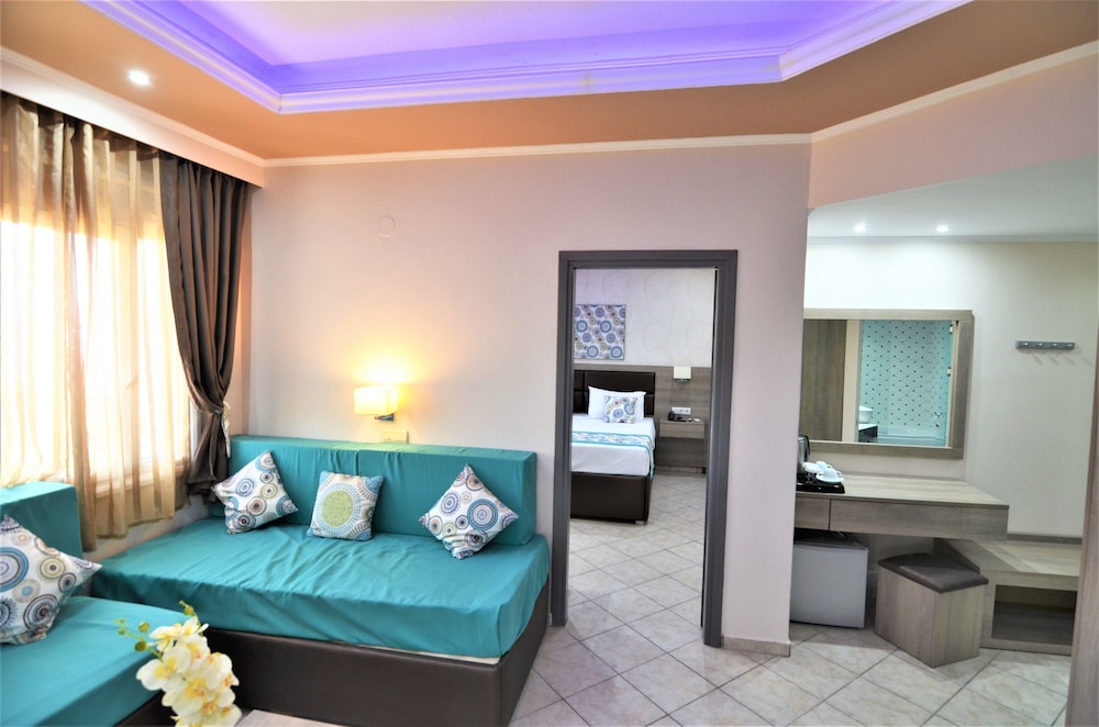 Family Apartment, Partial Sea View photo 1