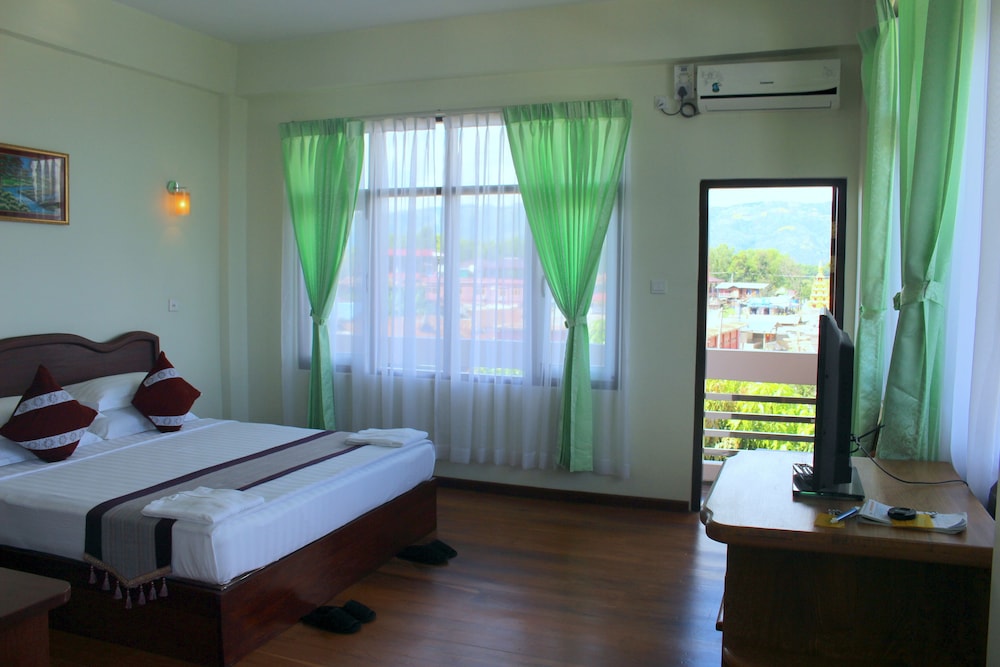 Deluxe Double or Twin Room, Balcony photo 1