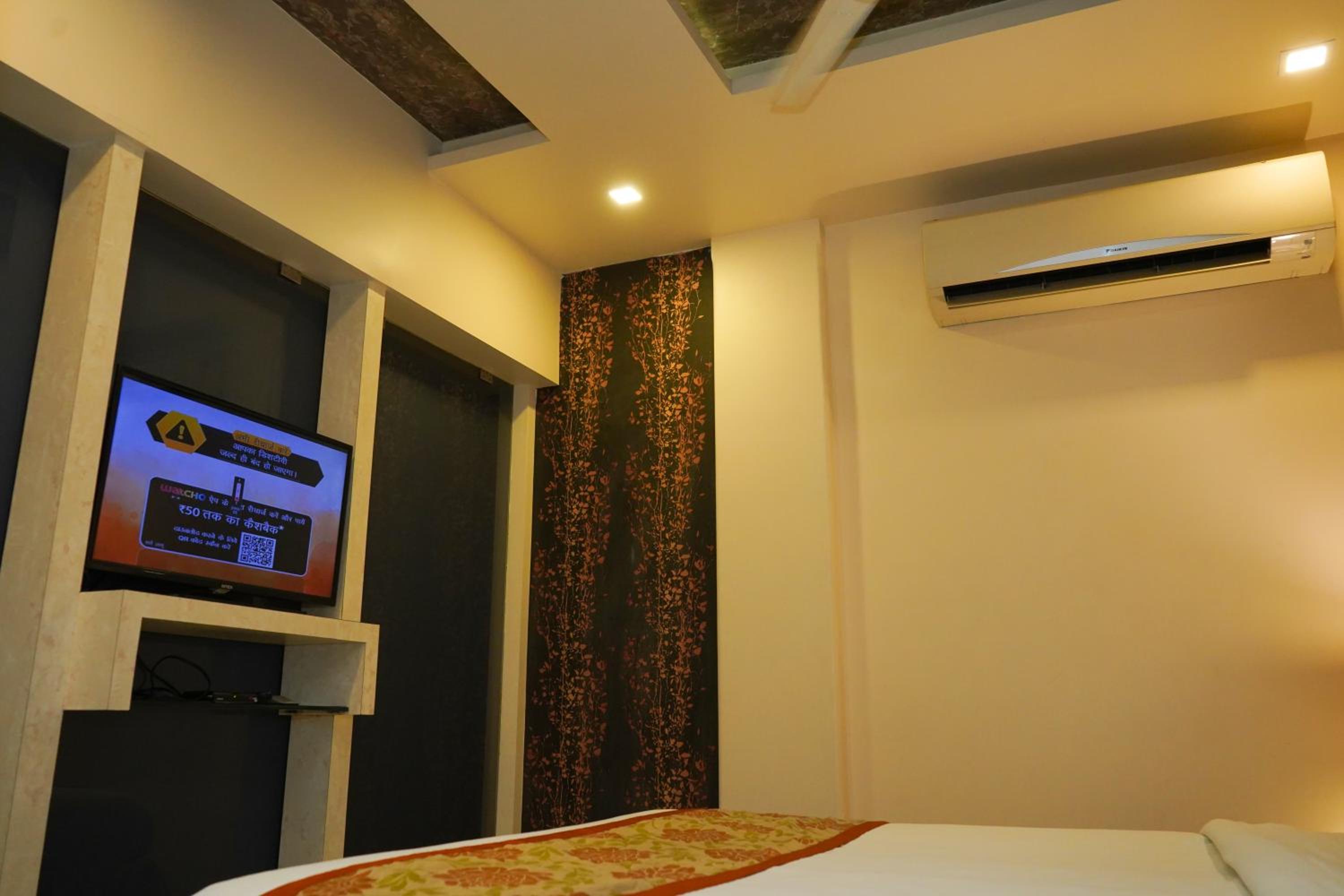 Standard King Room photo 3