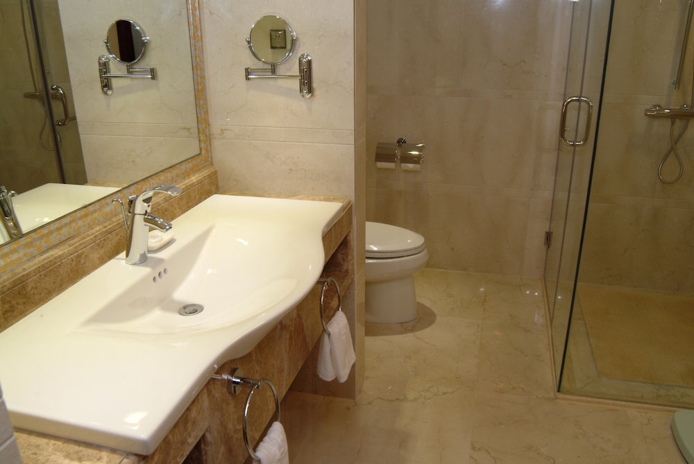 Business Suite - Photo 5