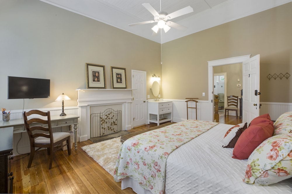 Grand Room photo 2