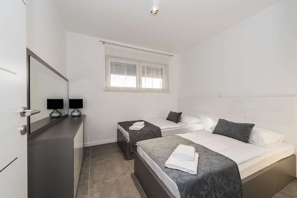 Deluxe Apartment, 2 Bedrooms, Balcony photo 1