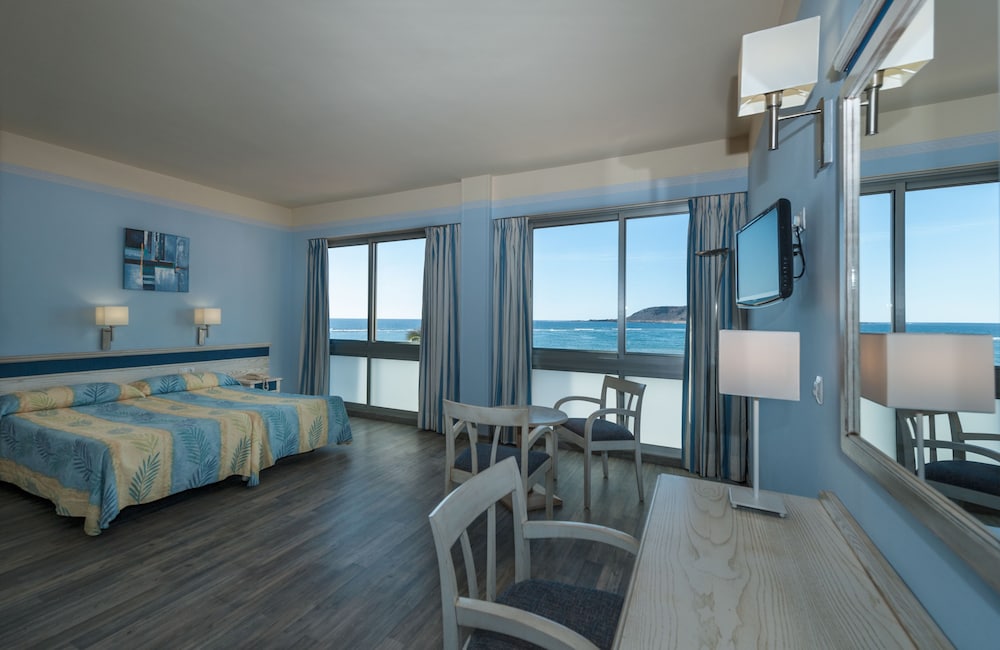 Triple Room, Sea View - Photo 2