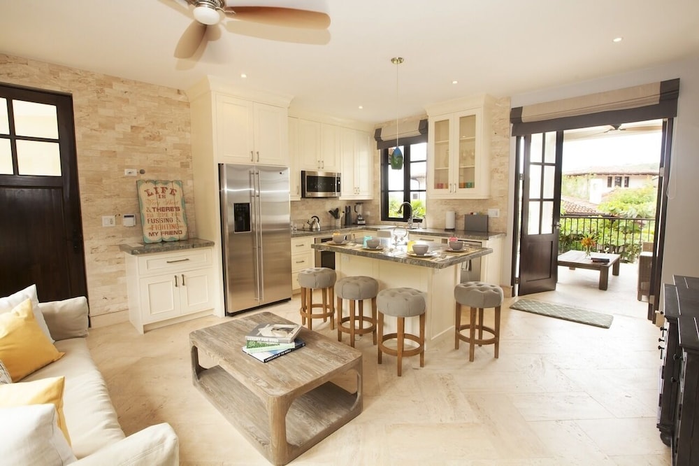 Condominio Deluxe, 1 cama King, Terraza, Vista al patio (30 Avenida La Antigua | 1 habitación | 1 baño)