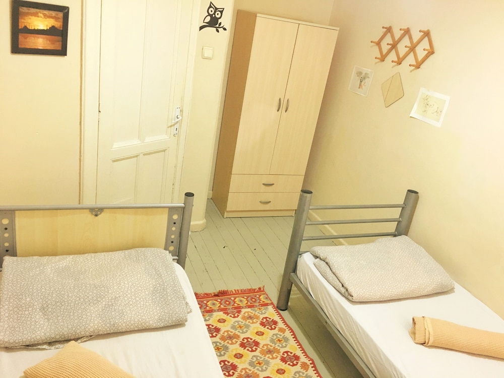 Standard Room, 2 Twin Beds photo 2