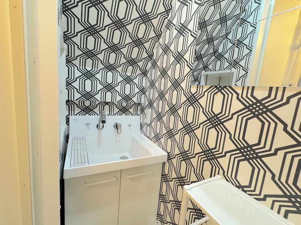 [Max 10 guest] 2DK+Loft 70sqm, 5 min to nearby station (Shinjuku East 302) photo 3