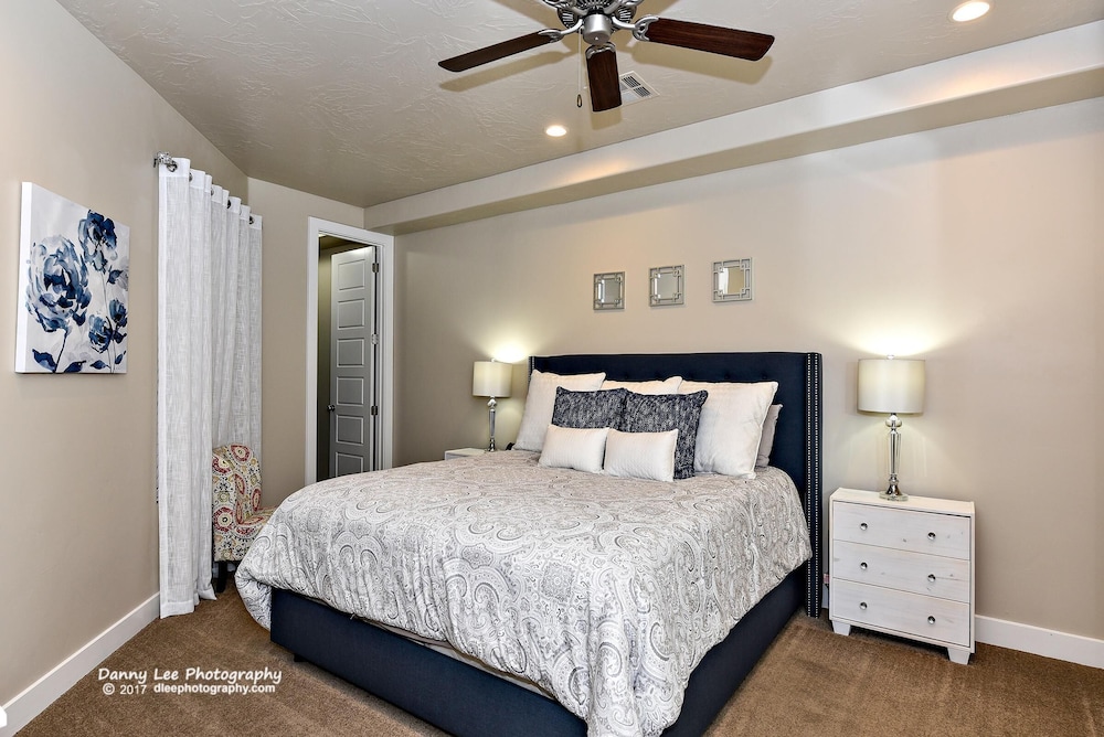 Townhome, Multiple Beds, Mountain View (Western Sky) photo 3