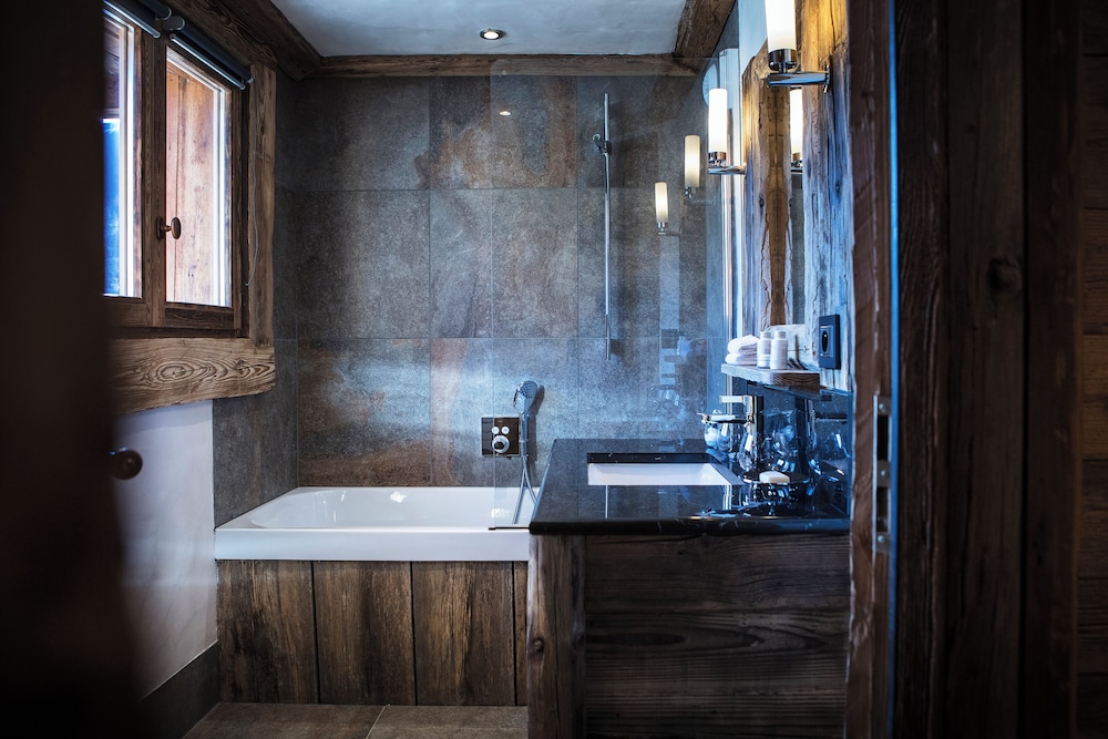 Comfort Room - Photo 2