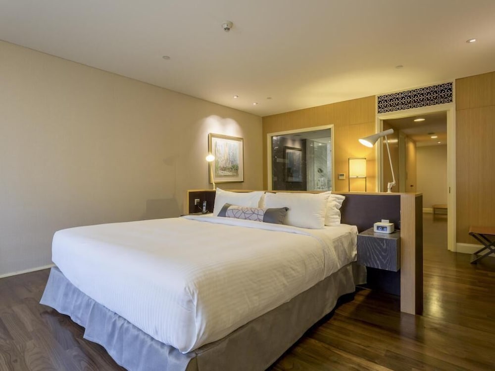 Studio Cutler Suite photo 2