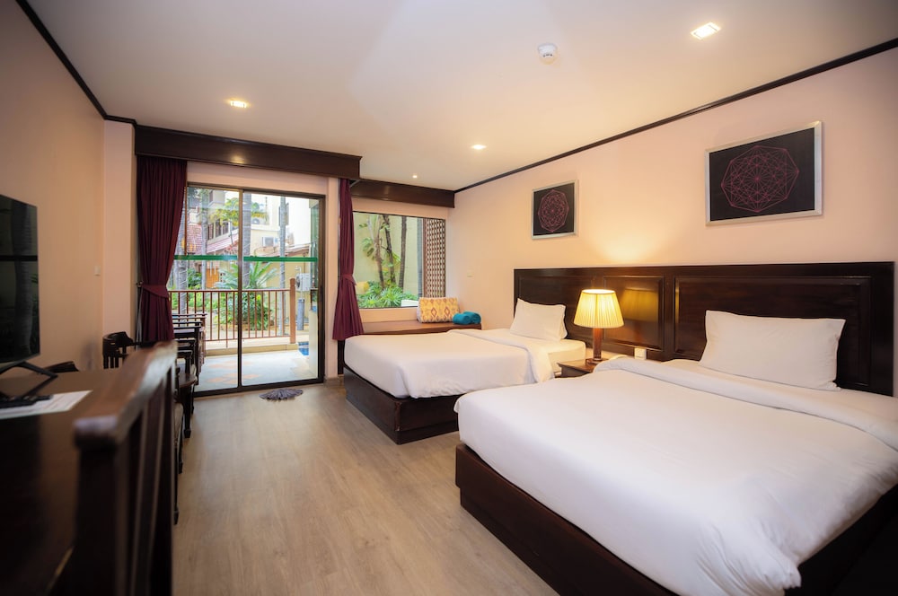 Poolside Access Twin Room with Balcony photo 1