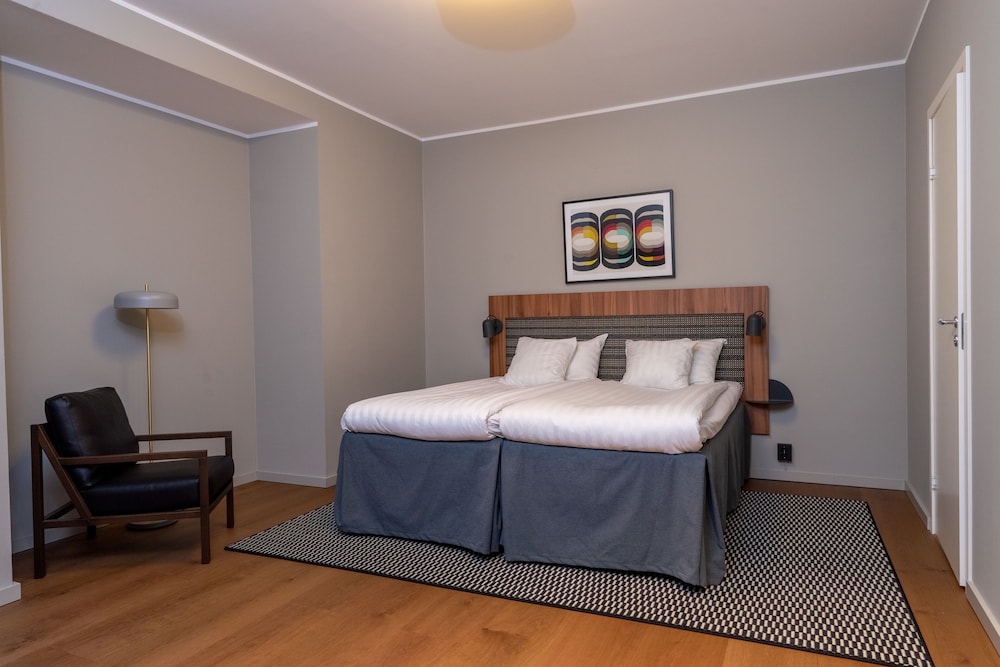 Single Room, No Windows (Compact) - Photo 1