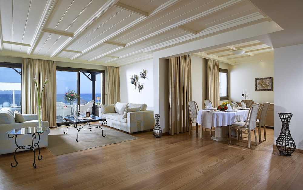 Royal Suite, Pool Access