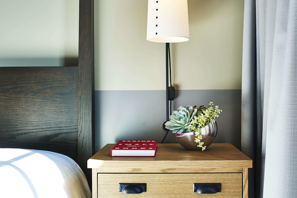 Deluxe Room, 2 Double Beds, Mobility Accessible - Photo 2