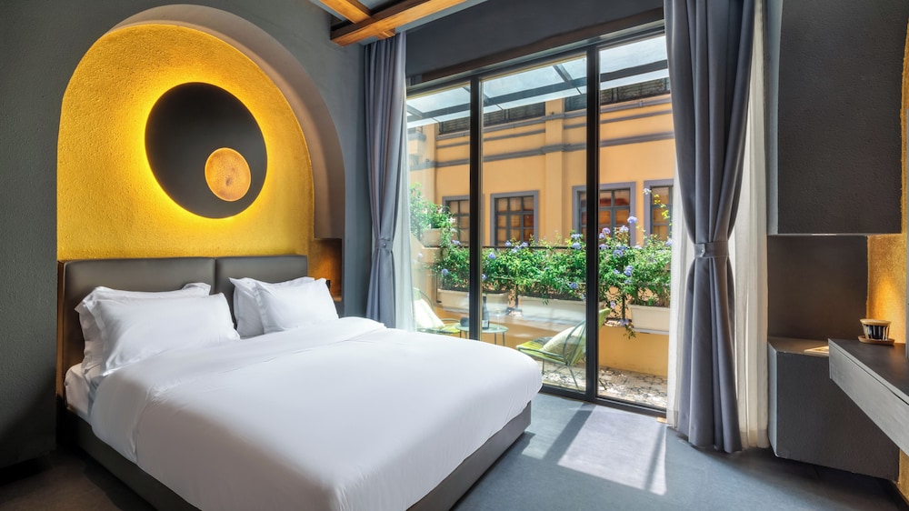 Superior Double Room, City View