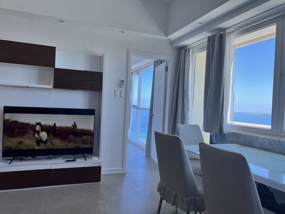Signature Apartment photo 2