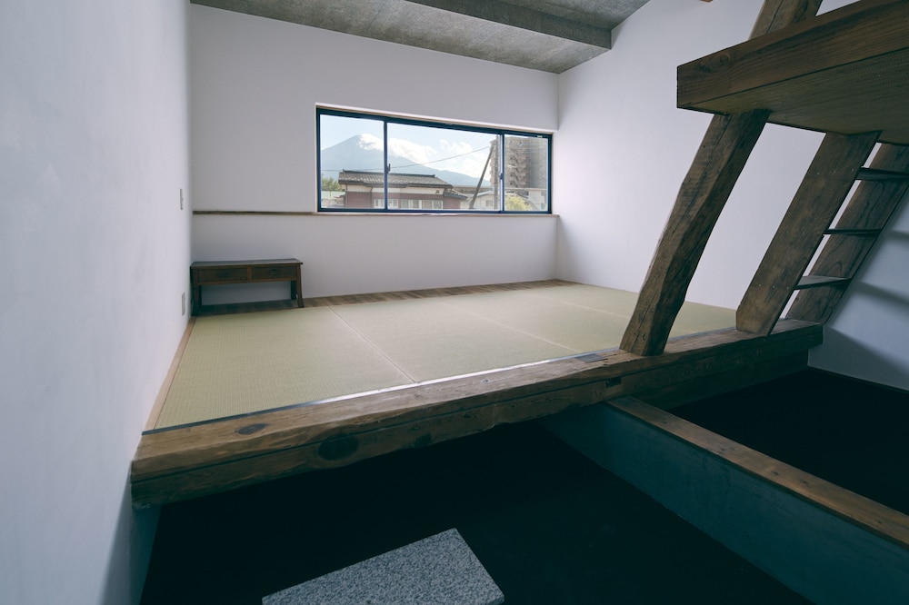 Japanese Room L03, Mountain View photo 2