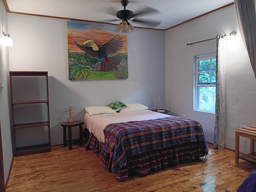 Family Cabin, 1 Bedroom, Refrigerator & Microwave, Garden View photo 3