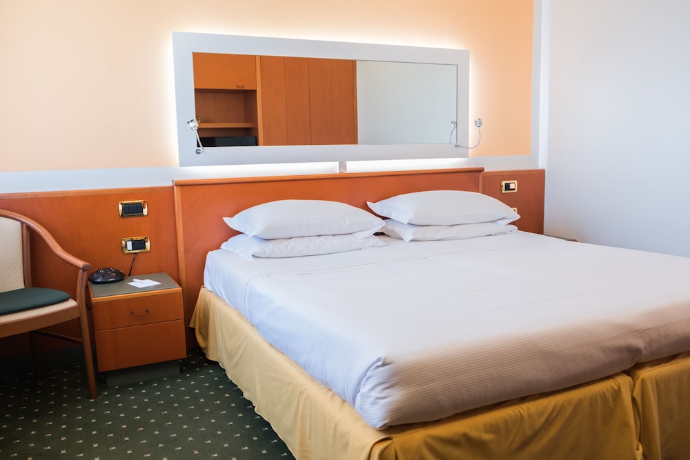 Superior Quadruple Room - Photo 7