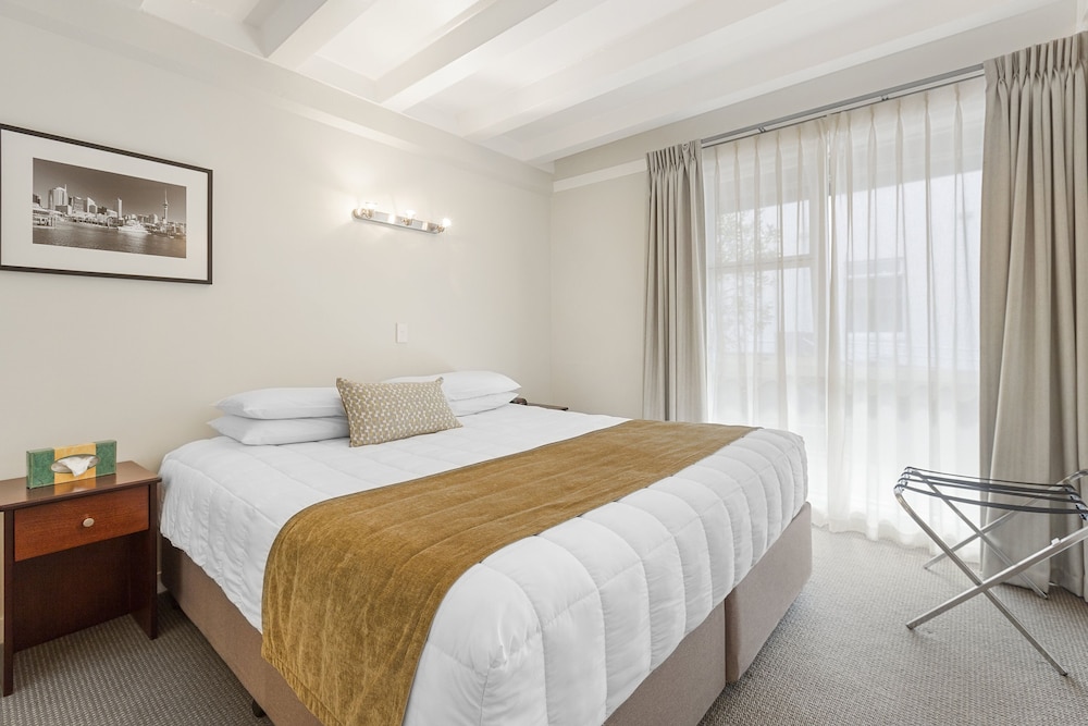 Standard One Bedroom - Photo 1