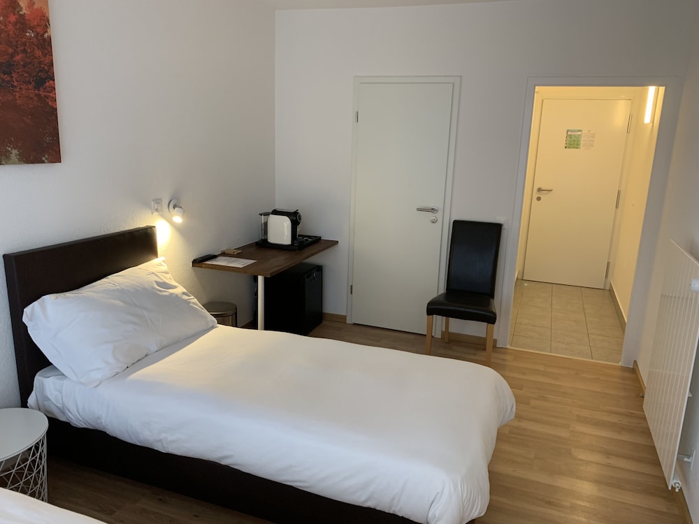 Economy Room photo 1