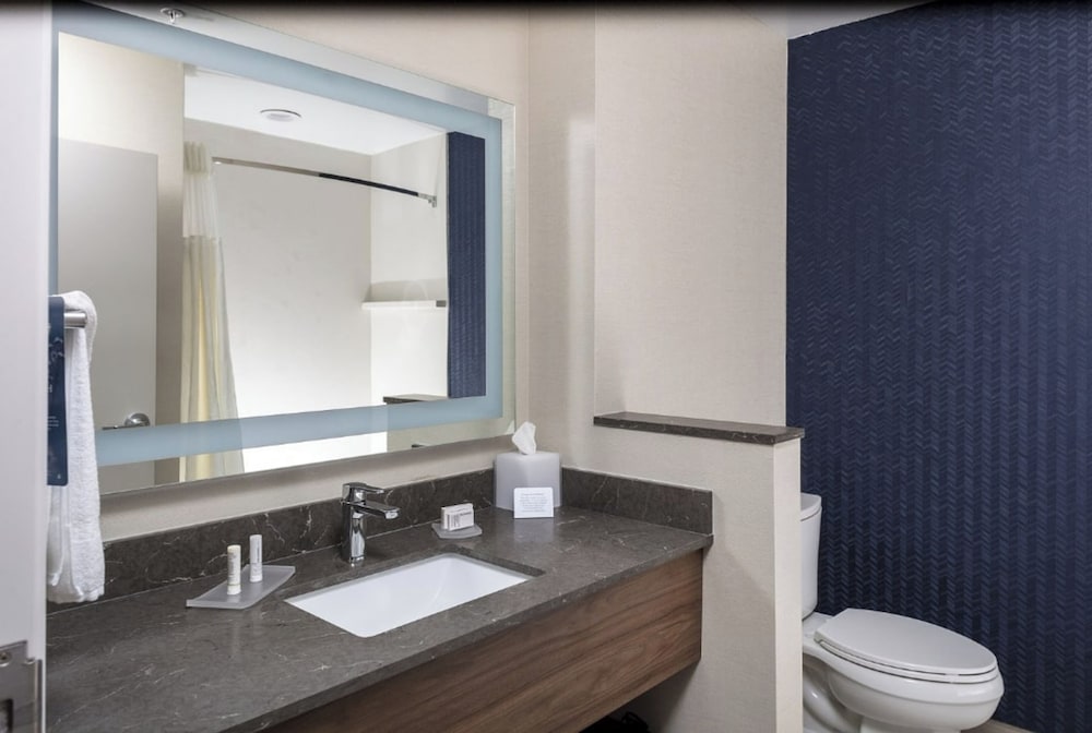 Room, 2 Queen Beds (Hearing Accessible) - Photo 4