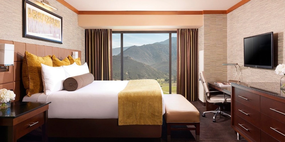 Resort Sweet Suite, 1 King Bed, Non Smoking - Photo 1