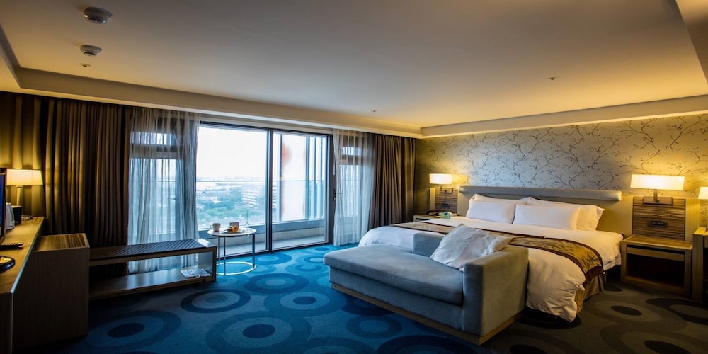 Superior Room, Harbor View (Regular floor) - Photo 4