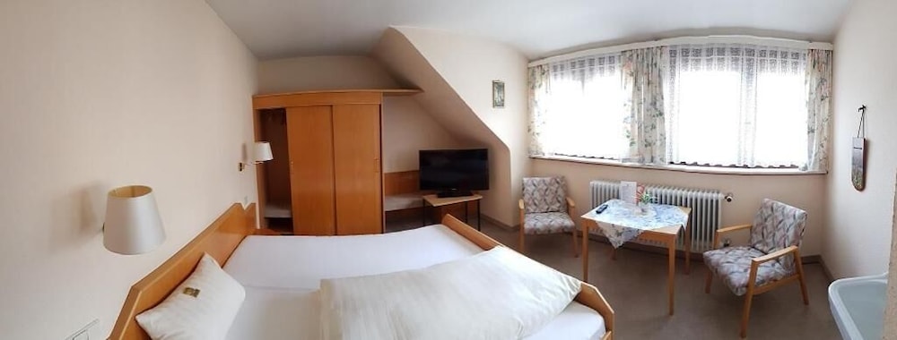 Double Room (Large Double Room) photo 2