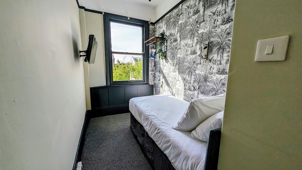 Classic Single Room