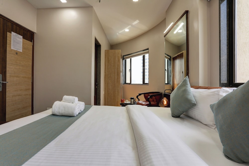 Deluxe Room - Photo 7