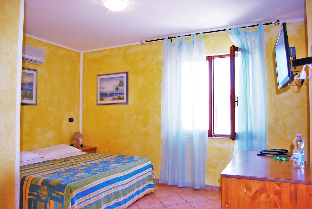 Panoramic Room