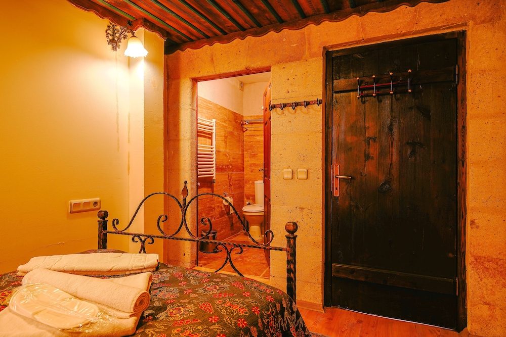 Basic Single Room - Photo 5