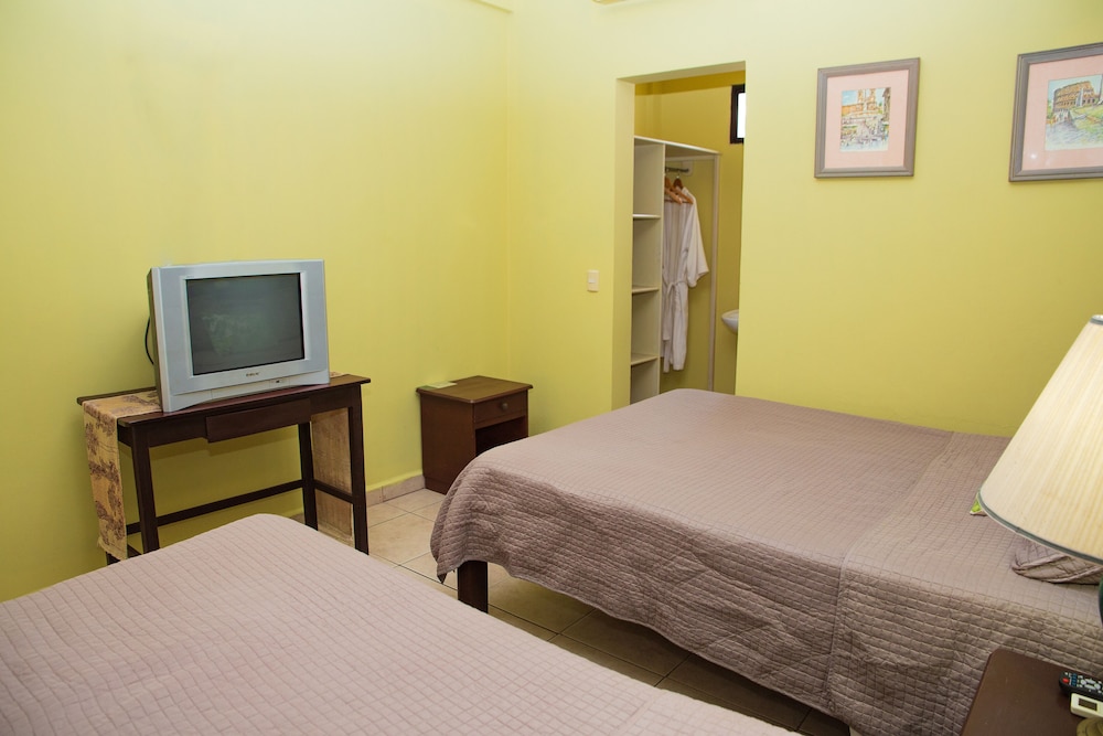 Standard Double Room, 2 Double Beds photo 3