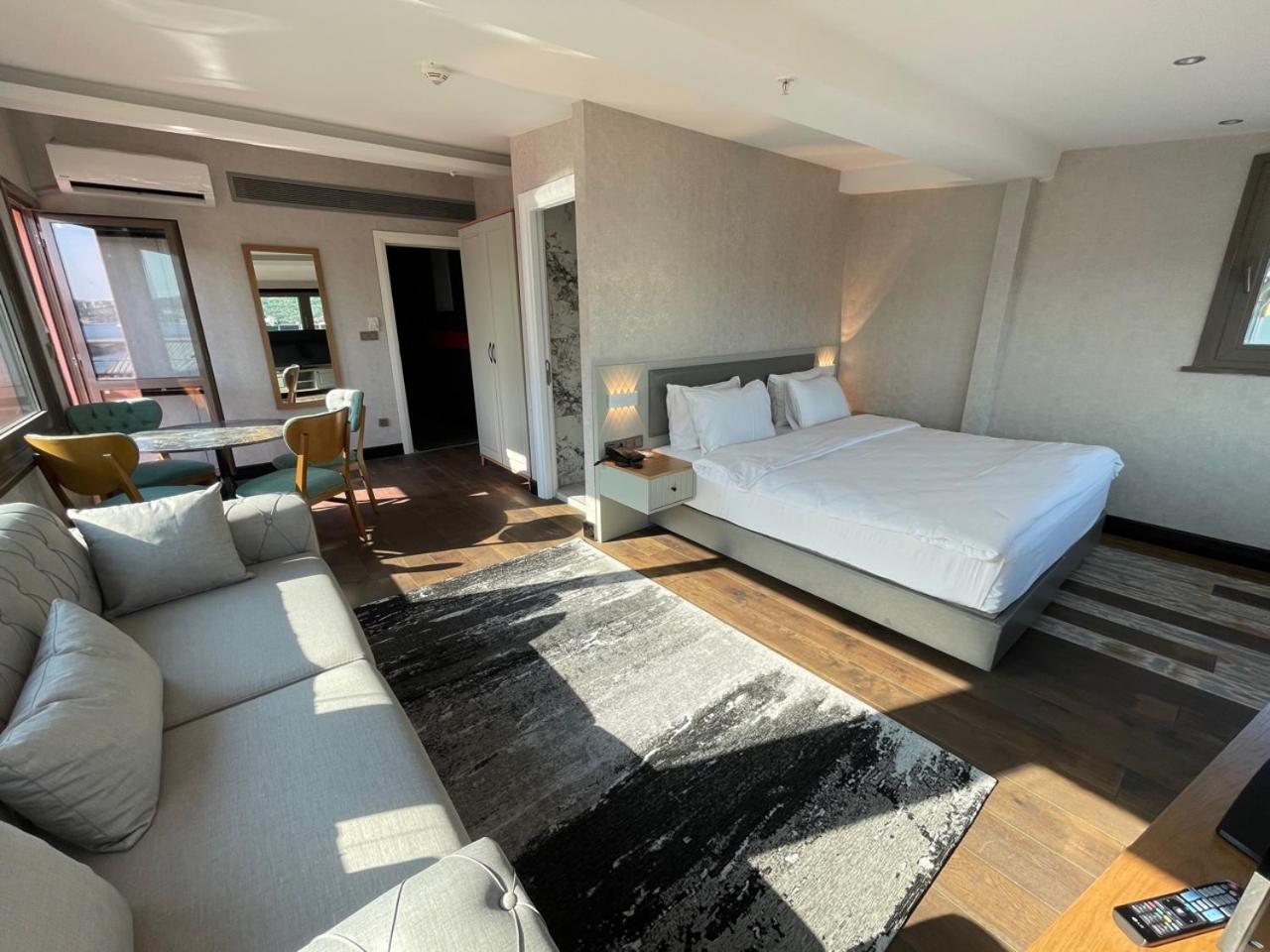 Deluxe Double Room with Sea View photo 3