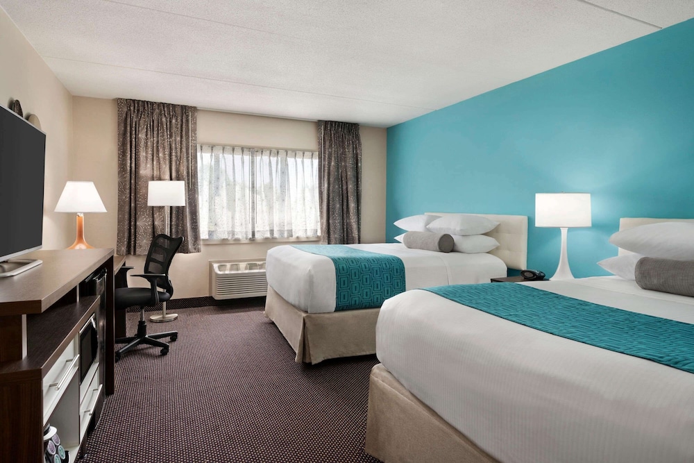 Room, 2 Queen Beds, Non Smoking - Photo 1