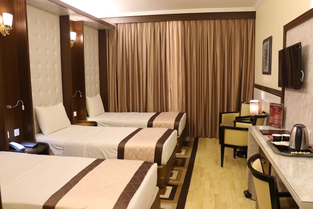Standard Quadruple Room, Balcony photo 2