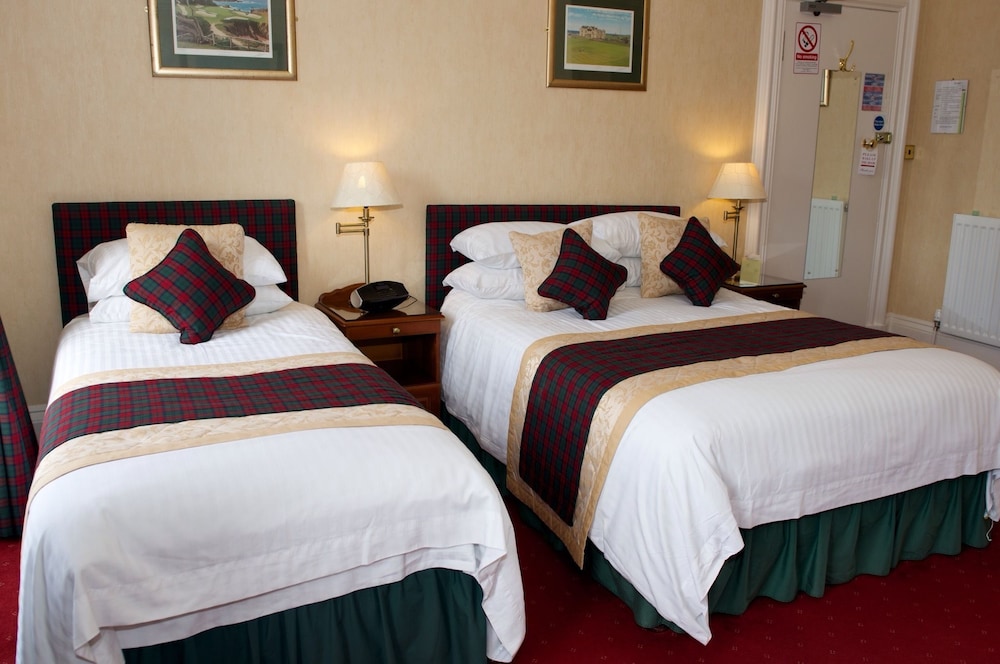 Twin Room, Ensuite (Ground floor twin) photo 3