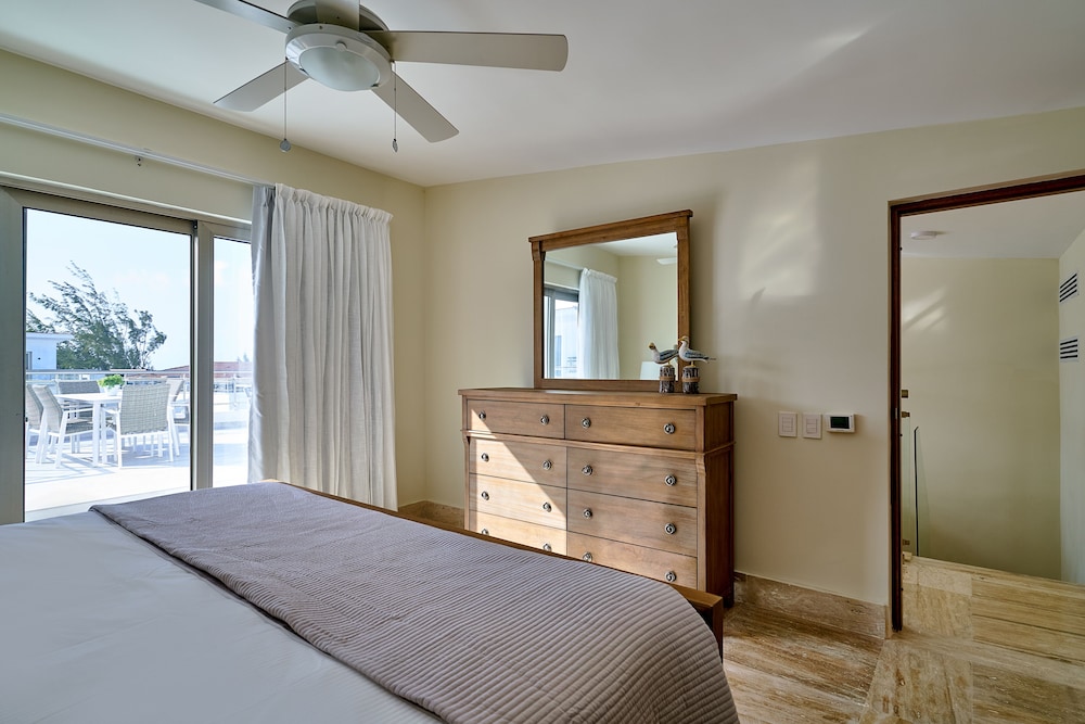 Junior Penthouse