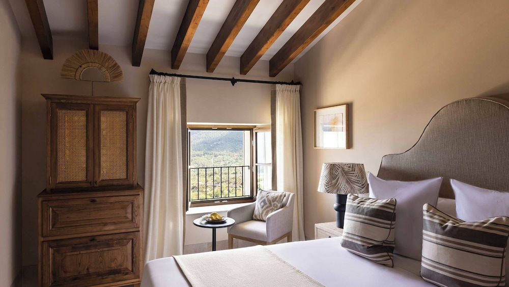 Habitación con vista a la montaña