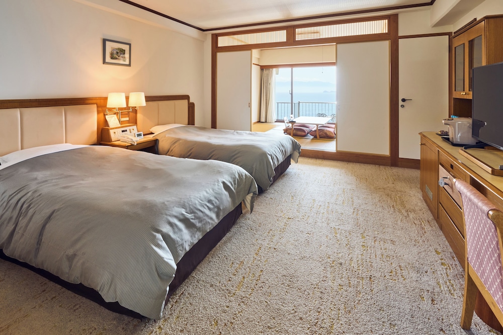 Deluxe Twin Room, Non Smoking, Ocean View photo 1
