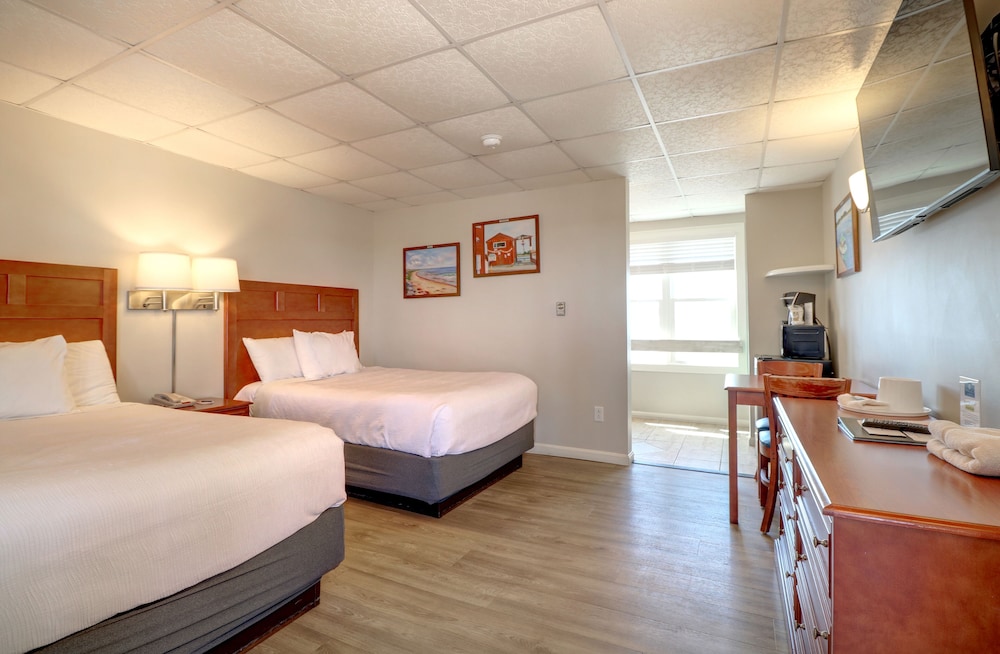 Economy Quadruple Room, 2 Double Beds