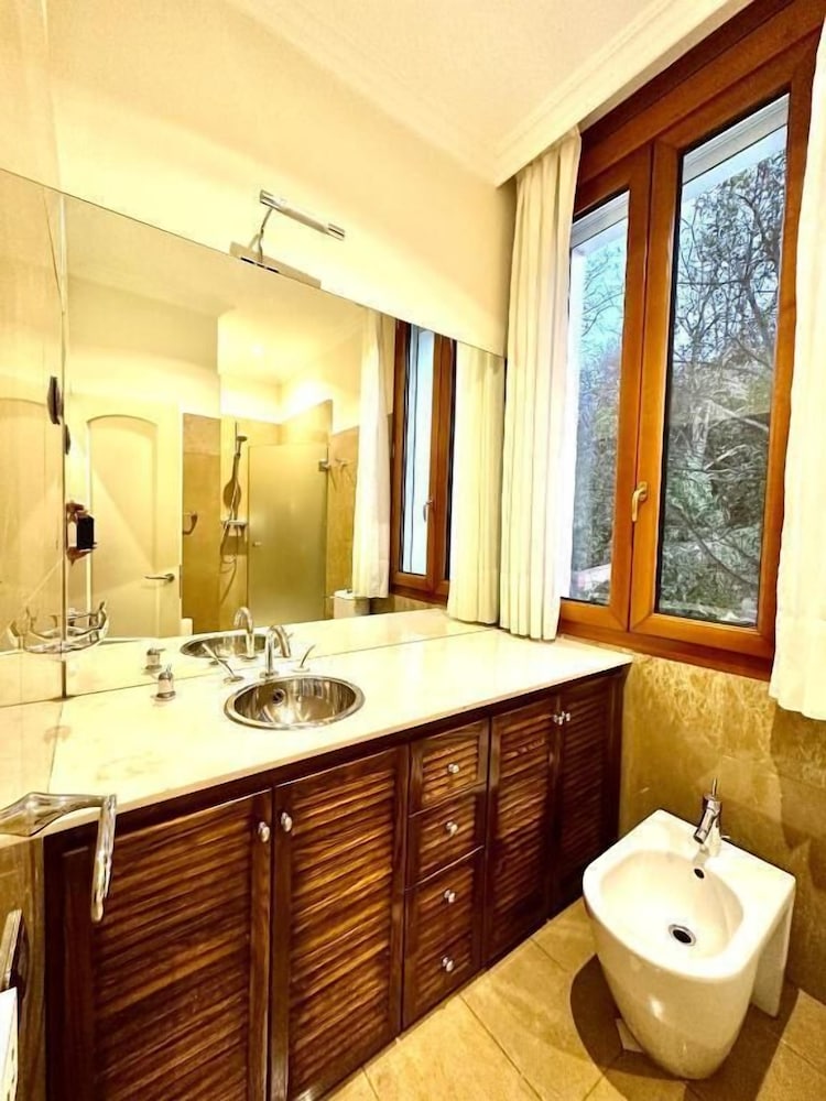 Superior Quadruple Room photo 2