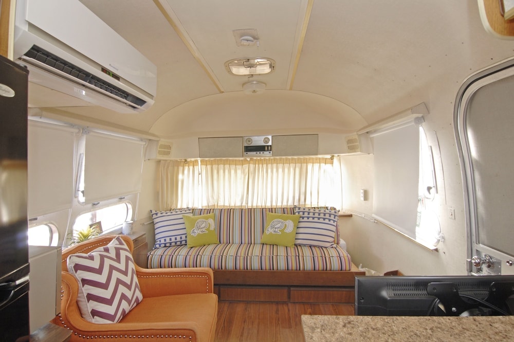 Vintage Airstream - Two Twins photo 3