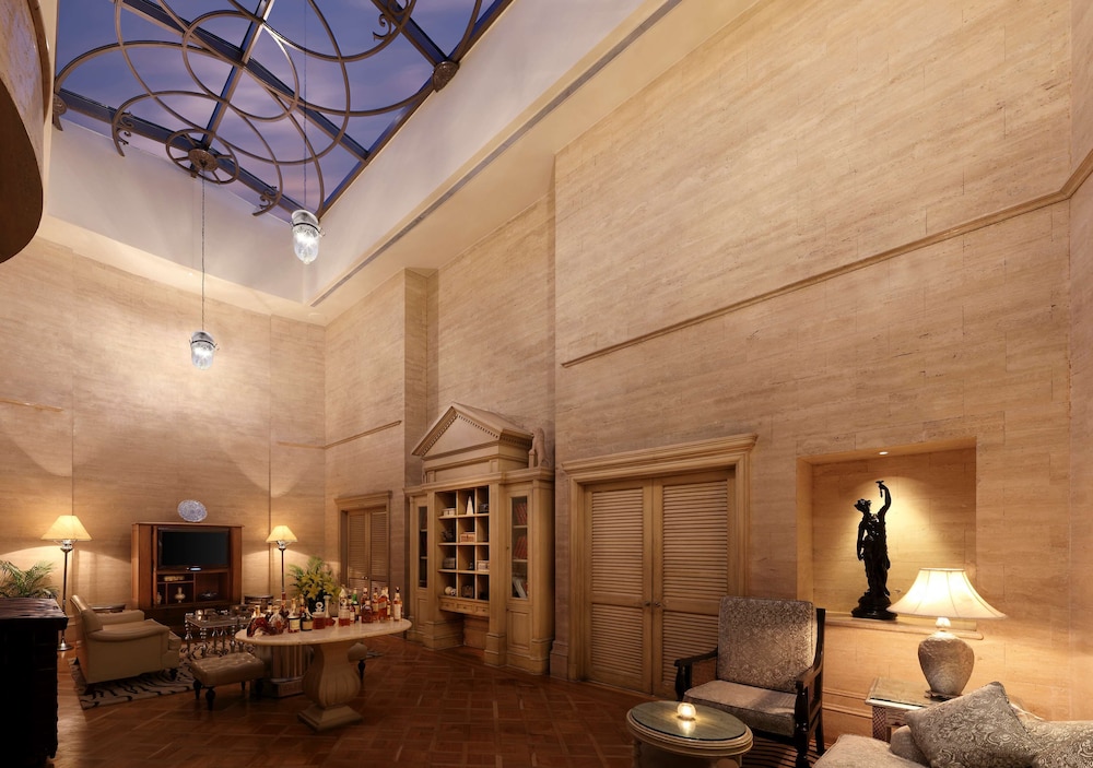 Executive Room - Photo 12